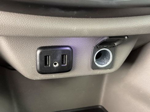 Certified 2020 Chevrolet Traverse LT FWD image 31
