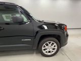 Used 2022 Jeep Renegade Latitude image 3