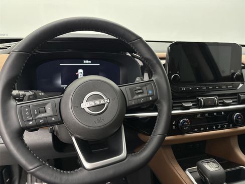 Used 2022 Nissan Pathfinder Platinum w/ Cargo Package image 22