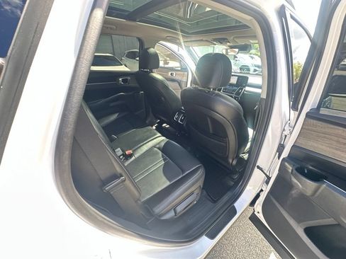 Used 2023 Kia Sorento S w/ Panoramic Sunroof Package AWD/4WD image 33