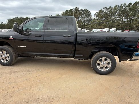 New 2026 RAM 2500 Big Horn AWD/4WD image 11