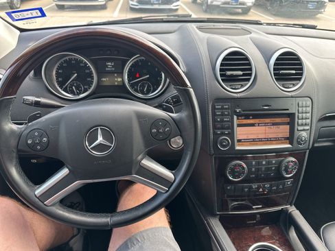 Used 2011 Mercedes-Benz GL 450 4MATIC image 13
