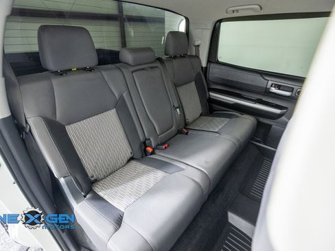 Used 2017 Toyota Tundra SR5 w/ SR5 Upgrade Package AWD/4WD image 40