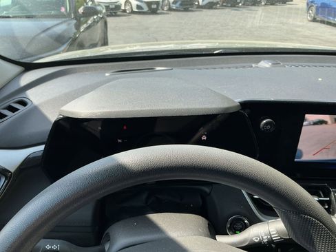 Used 2025 Chevrolet TrailBlazer LT AWD/4WD image 29