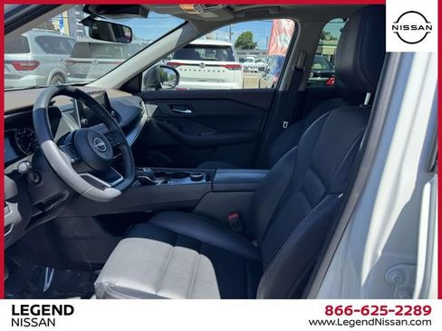 Used 2023 Nissan Rogue SV w/ SV Premium B Package AWD/4WD image 12