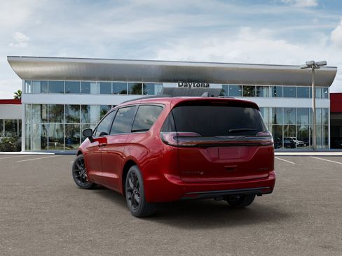 New 2026 Chrysler Pacifica Limited w/ S Appearance Package FWD image 3