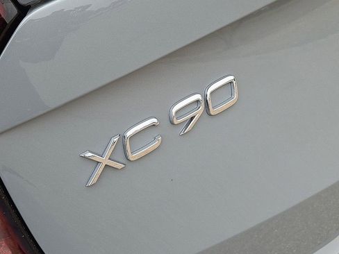 New 2026 Volvo XC90 B6 Plus w/ Protection Package Premier AWD/4WD image 11