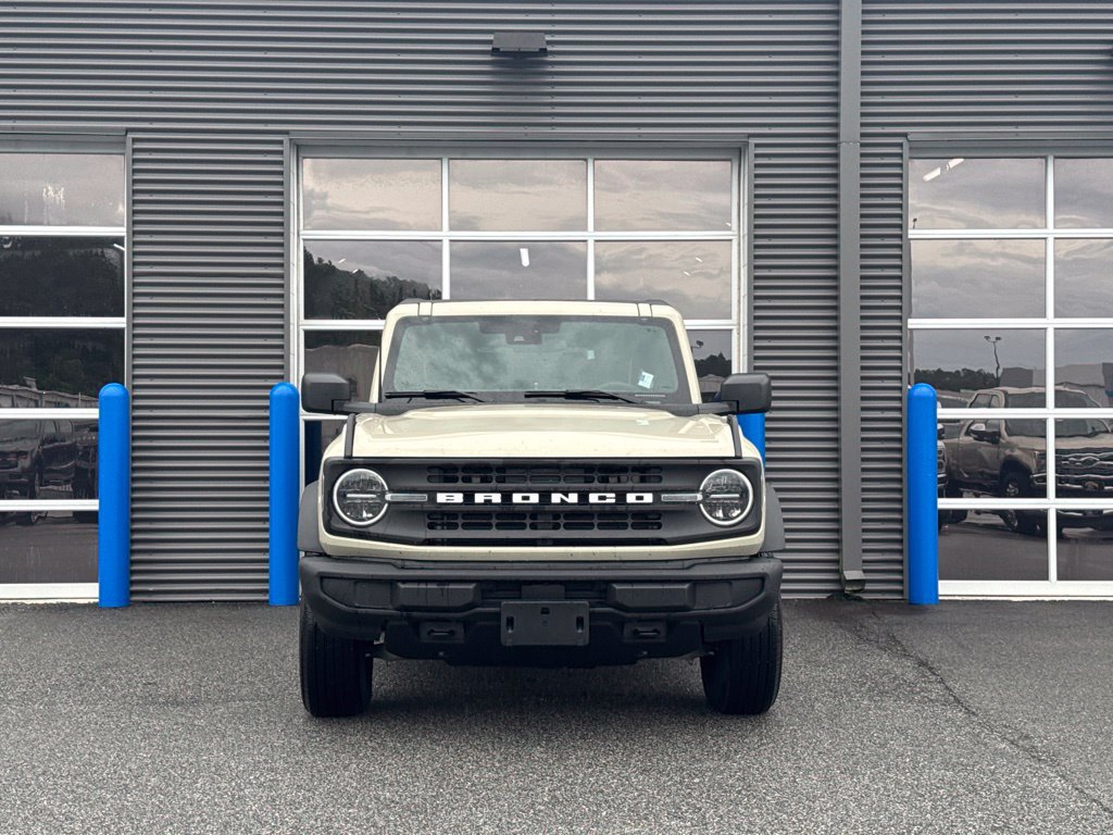 Used 2026 Ford Bronco 2-Door AWD/4WD image 2