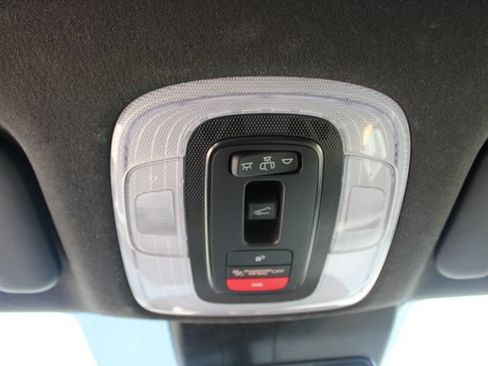 Used 2024 Hyundai Elantra Limited FWD image 16