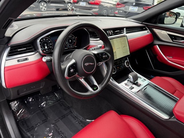 Used 2021 Jaguar XF R-Dynamic SE AWD/4WD image 13
