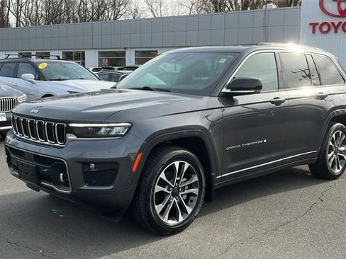 Used 2023 Jeep Grand Cherokee Overland w/ MOPAR Finishing Package image 3