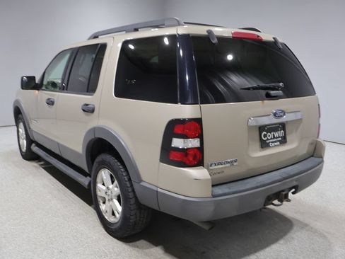 Used 2006 Ford Explorer XLT AWD/4WD image 6