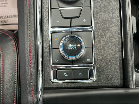 Used 2022 Ford Expedition Limited image 28