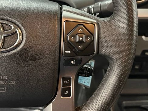 Used 2021 Toyota Tacoma SR5 RWD image 18