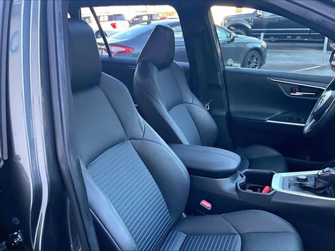 Used 2022 Toyota RAV4 XSE image 9