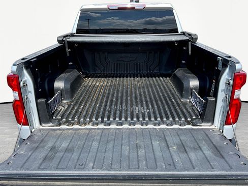 Used 2020 Chevrolet Silverado 1500 Custom w/ Custom Value Package AWD/4WD image 7