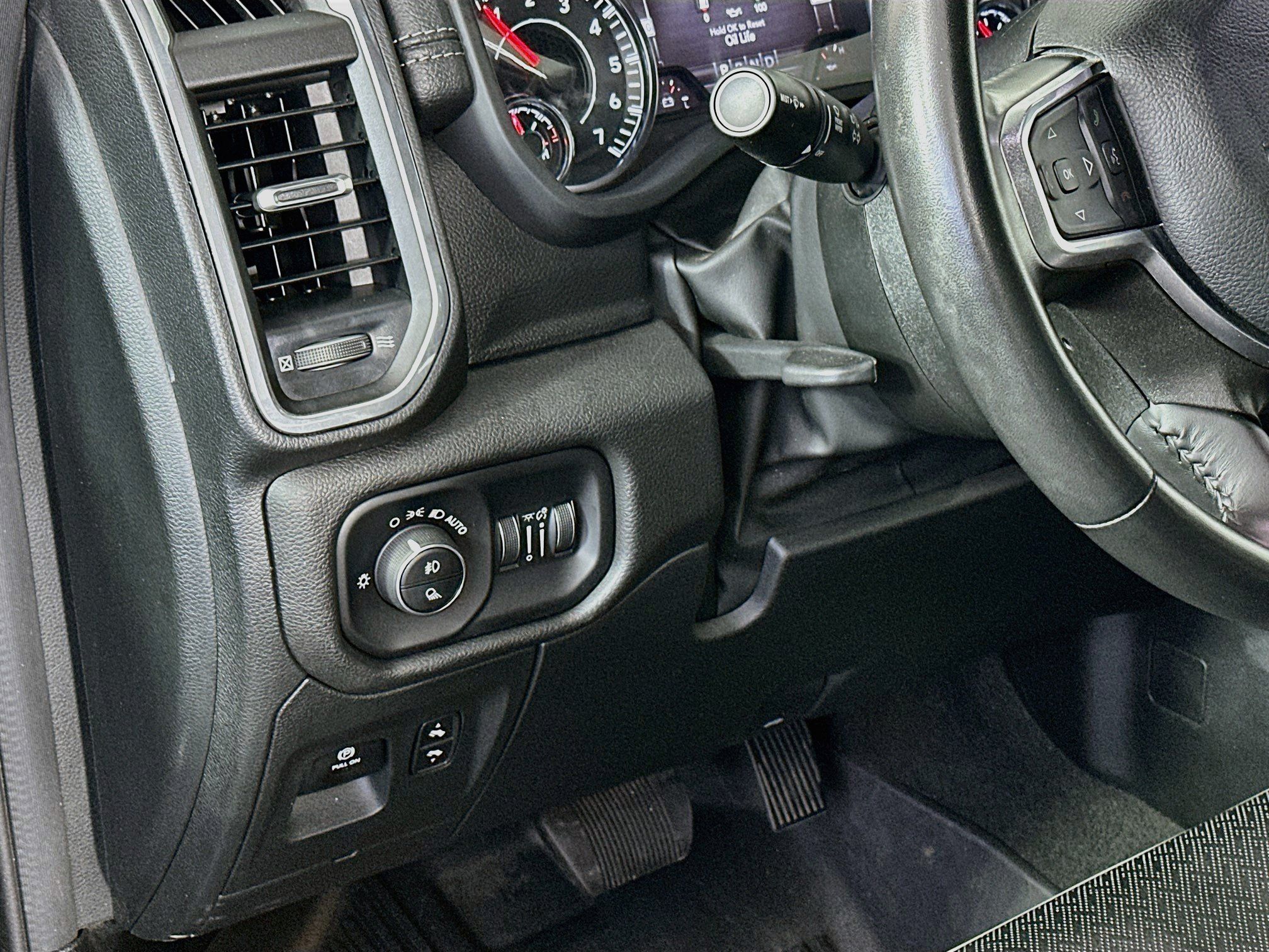 Used 2023 RAM 1500 Laramie AWD/4WD image 17