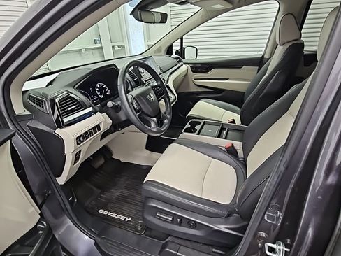 Used 2025 Honda Odyssey Elite image 11