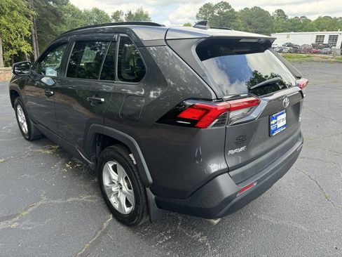Used 2019 Toyota RAV4 XLE image 3