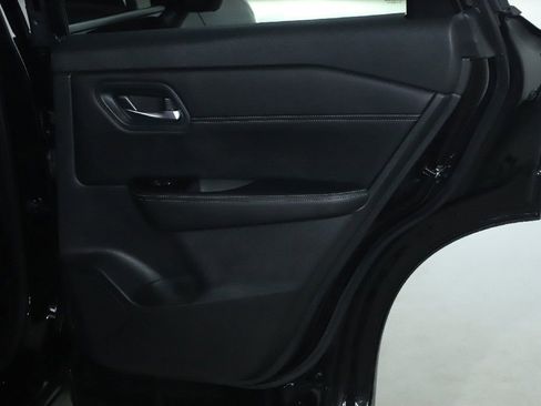 Certified 2024 Nissan Rogue SL image 32