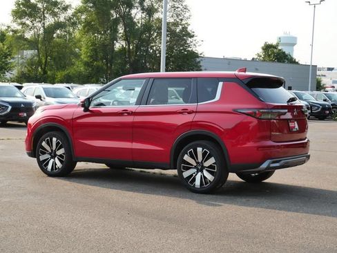 Used 2025 Mitsubishi Outlander SE AWD/4WD image 4