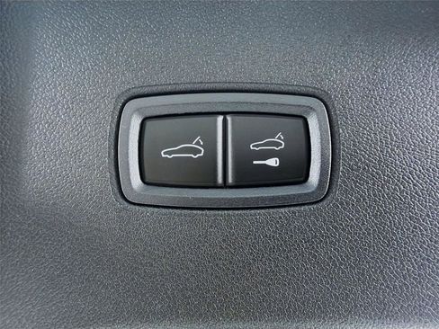 New 2026 Porsche Cayenne image 23