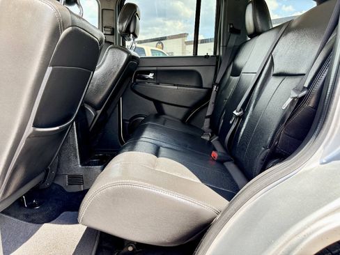 Used 2012 Jeep Liberty Sport AWD/4WD image 17