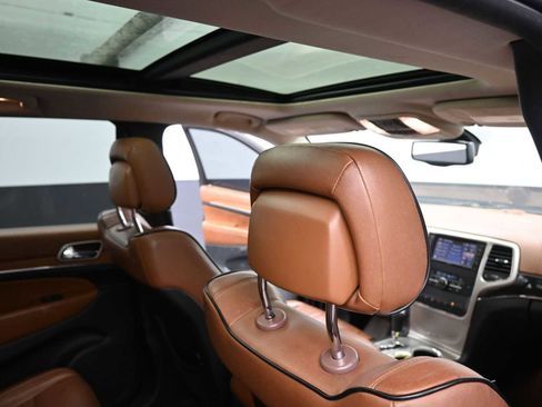 Used 2011 Jeep Grand Cherokee Overland Summit image 31