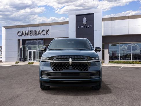 New 2027 Lincoln Navigator Reserve w/ Jet Appearance Package AWD/4WD image 28