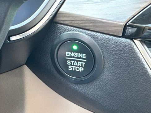 Used 2020 Ford Escape Titanium AWD/4WD image 18