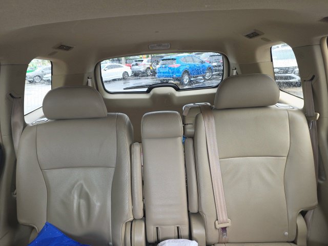 Used 2010 Toyota Highlander SE FWD image 3
