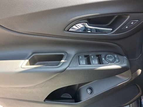 Used 2020 Chevrolet Equinox LT AWD/4WD image 15