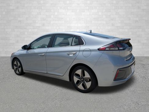 Used 2021 Hyundai Ioniq SEL image 4