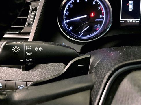 Used 2019 Toyota Camry SE image 31