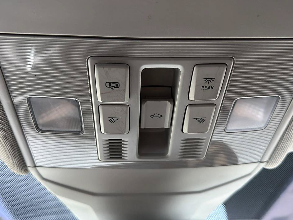 Used 2019 Volkswagen Jetta SEL Premium FWD image 38