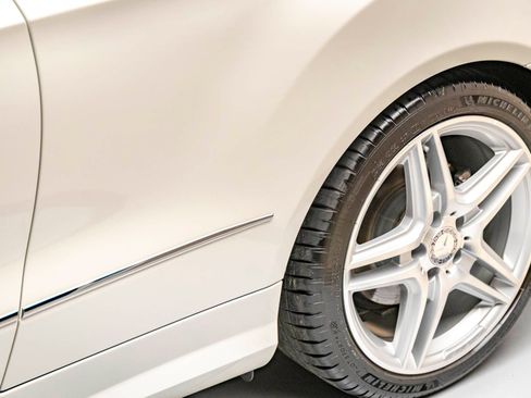 Used 2011 Mercedes-Benz E 550 Cabriolet image 20