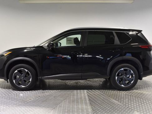 Used 2026 Nissan Rogue SV w/ SV Premium Package AWD/4WD image 2