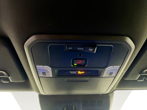 Used 2025 Toyota Tacoma TRD Sport image 22