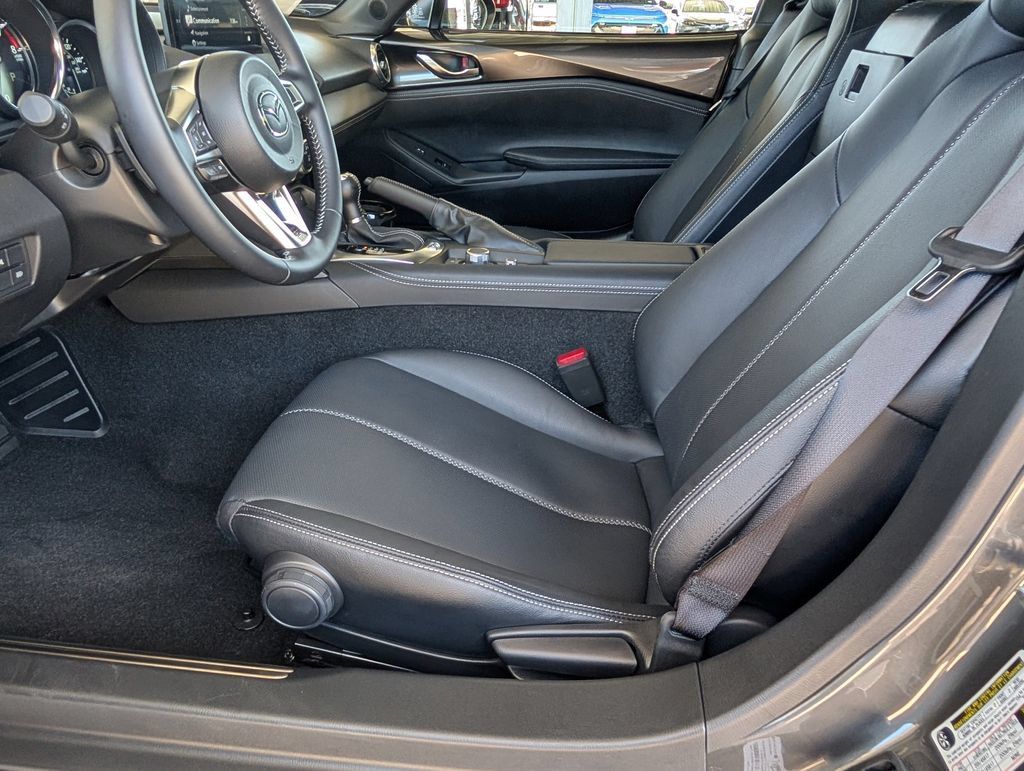 Used 2025 MAZDA MX-5 Miata RF Grand Touring RWD image 14
