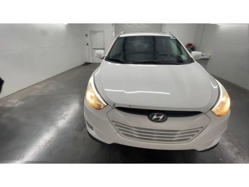 Used 2014 Hyundai Tucson SE image 3