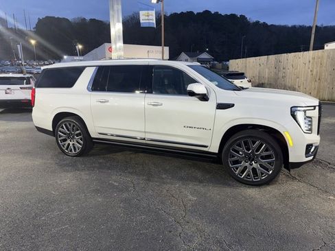Used 2025 GMC Yukon XL Denali Ultimate image 5