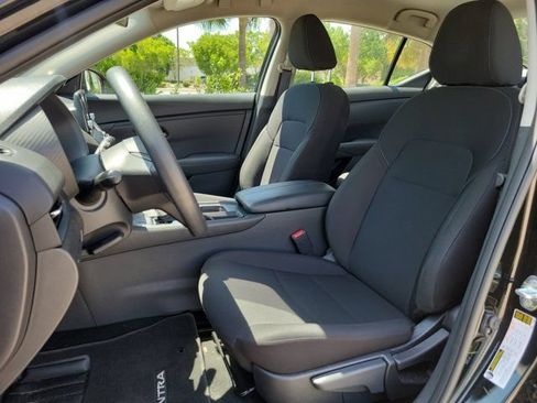 Certified 2025 Nissan Sentra S FWD image 17