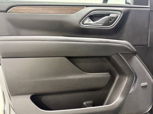 Certified 2023 Chevrolet Suburban High Country image 13