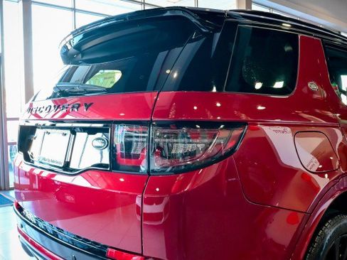 Used 2022 Land Rover Discovery Sport SE R-Dynamic image 11