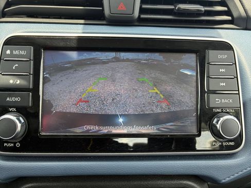 Used 2025 Nissan Versa SV FWD image 19