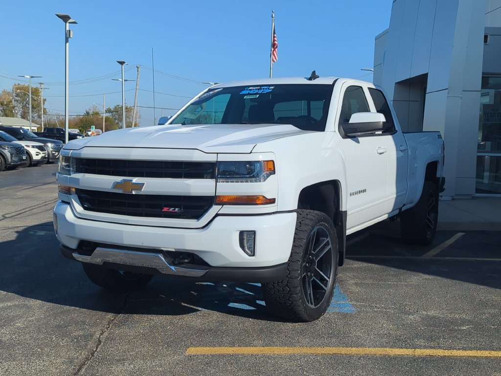 Used 2017 Chevrolet Silverado 1500 LT w/ All Star Edition AWD/4WD image 7