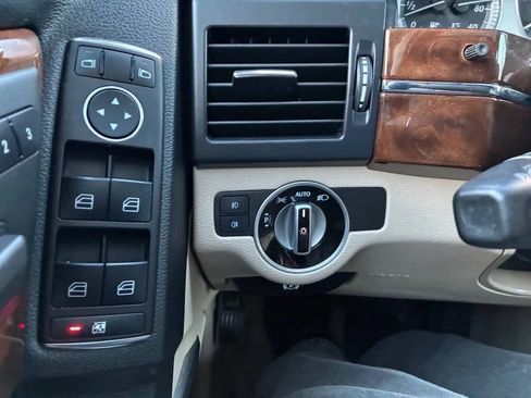 Used 2012 Mercedes-Benz GLK 350 4MATIC image 24