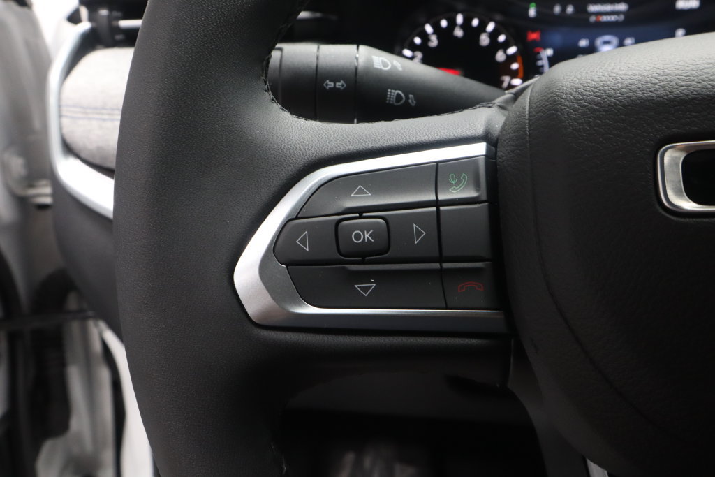 Used 2023 Jeep Compass Latitude AWD/4WD image 22