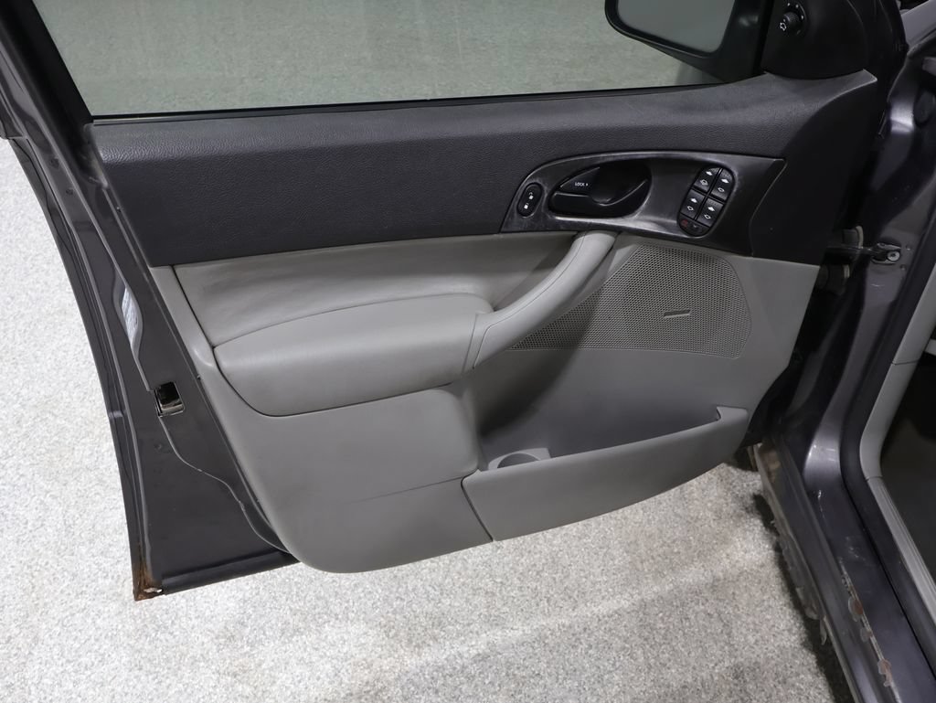 Used 2007 Ford Focus S FWD image 21