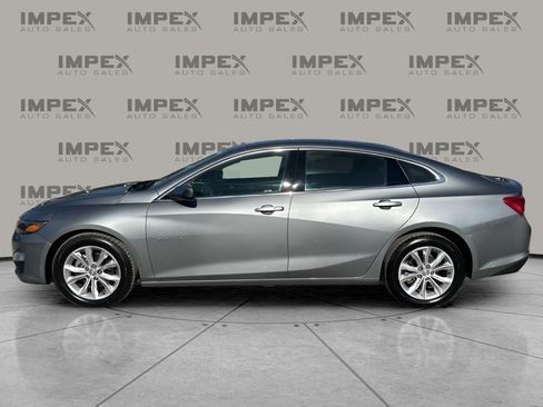 Used 2024 Chevrolet Malibu LT image 2